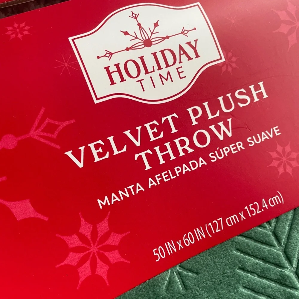 Holiday Time Green Velvet Plush Throw Blanket 50x60 NEW Christmas Tree Snowflake